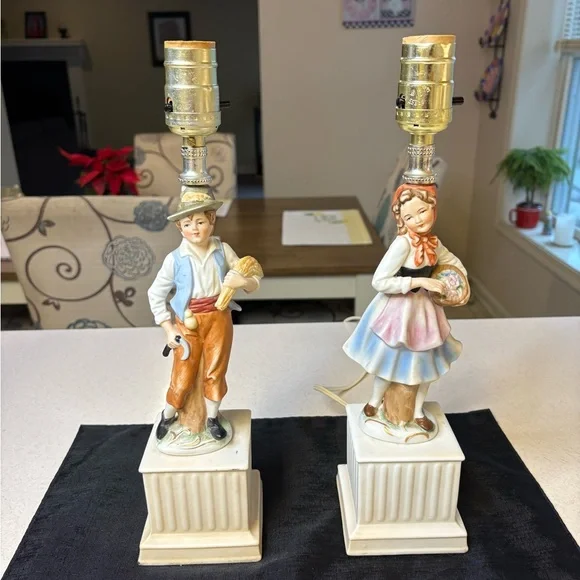Price Drop🔥🔥🔥Pair Of Vintage Figural Lamps - Picture 1 of 11